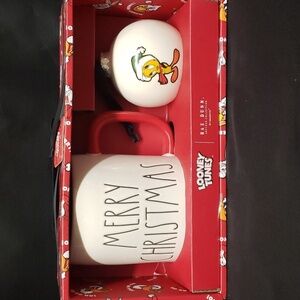 Rae Dunn NWT MERRY CHRISTMAS Mug and Looney Tunes Tweety Ornament